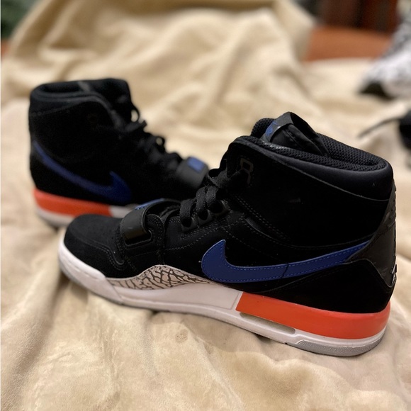 Nike Jordan 1 - Black with Blue & Red accent - - Picture 3 of 6